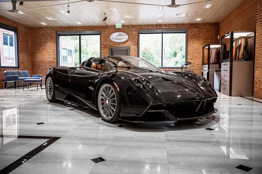  Pagani Huayra Roadster 2017 года  (фото 1 из 25)